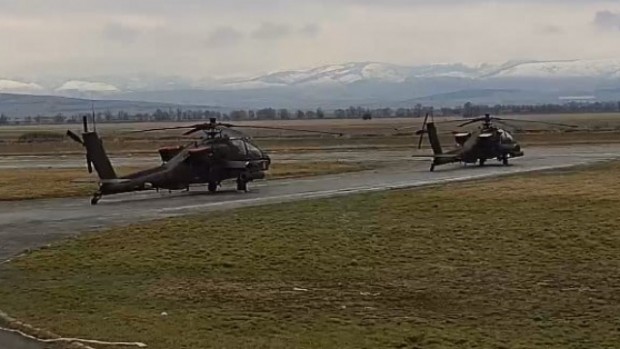 Бойни вертолети на САЩ са прелетели през България, отиват в Румъния thumbnail