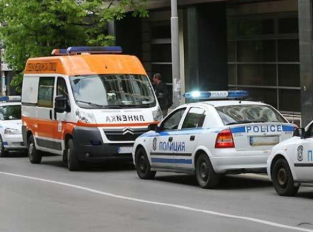 Момиче загина, а младеж е в болница след падане от жилищен блок