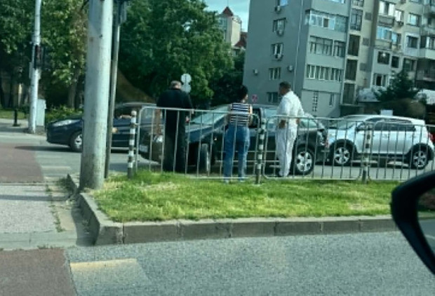 Катастрофа на метри от пешеходна пътека в Пловдив