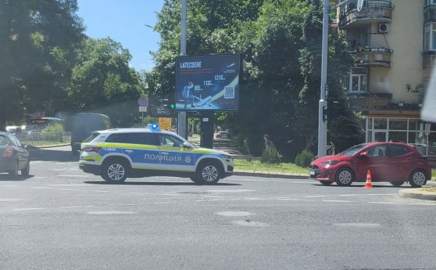 Кола блъсна дете в Пловдив, докато пресича на червено